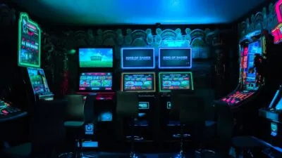 Comment l&rsquo;IA transforme le game design en 2026 : des mondes générés à la volée