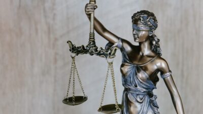 EU AI Act et deepfakes publicitaires : ce qui change pour les annonceurs dès août 2026