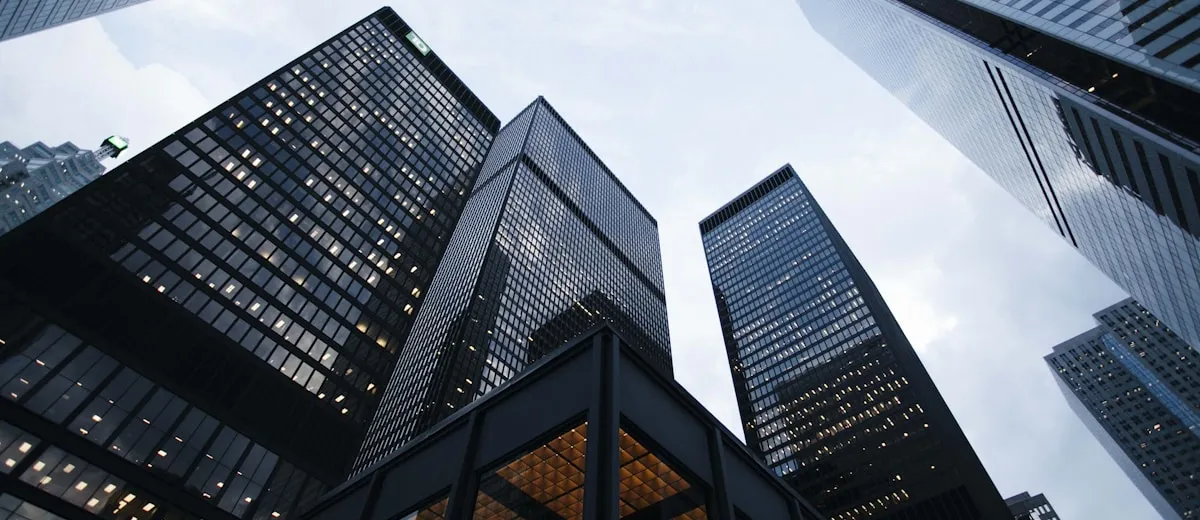 OpenAI, 122 milliards leves et une crise d'identite : les coulisses d'une reorganisation brutale