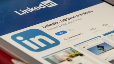 Netflix, Meta, Google : quand l&rsquo;IA génère vos publicités en temps réel et s&rsquo;adapte à chaque spectateur