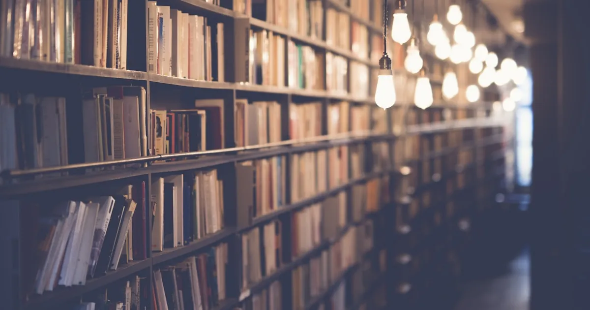 Wikipédia interdit les articles générés par IA : les raisons d'une décision radicale